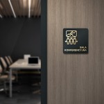 Tabliczka informacyjna przydrzwiowa W2
